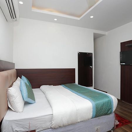 Hotel Corner Point Nuova Delhi Esterno foto