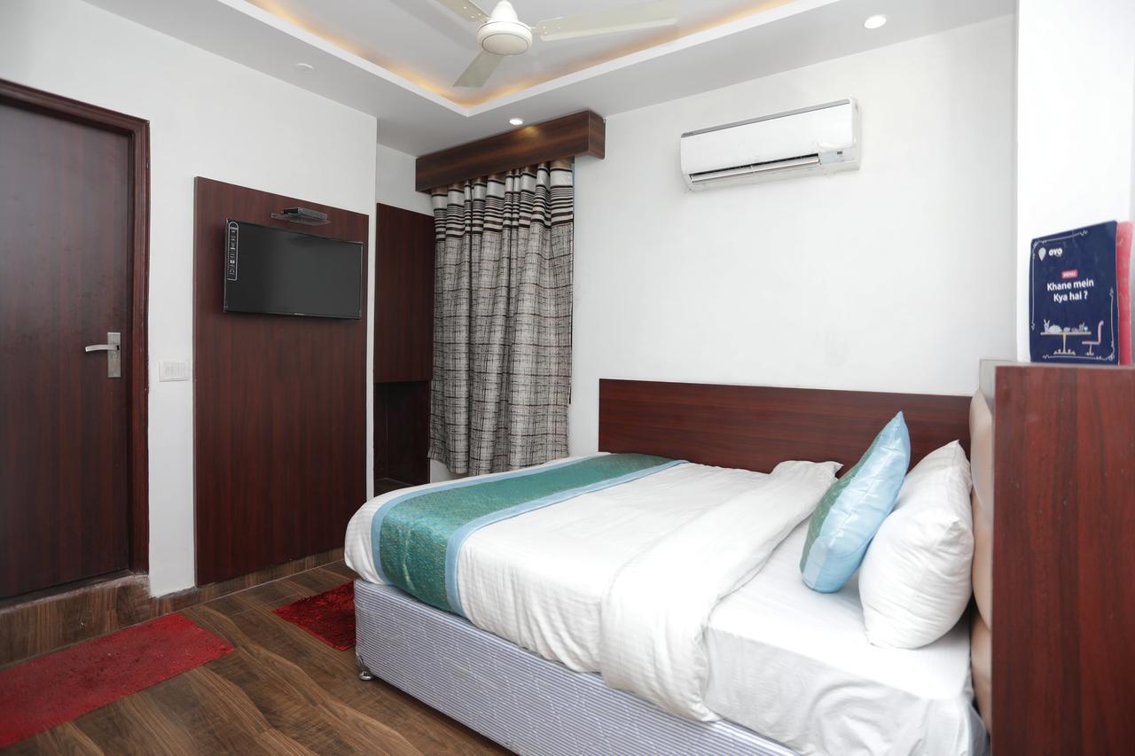 Hotel Corner Point Nuova Delhi Esterno foto