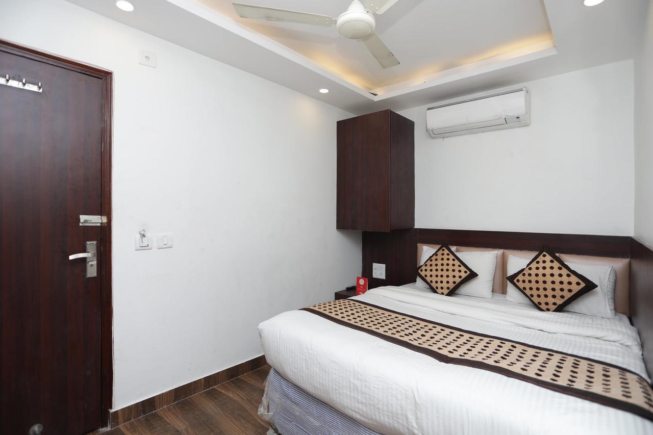 Hotel Corner Point Nuova Delhi Esterno foto